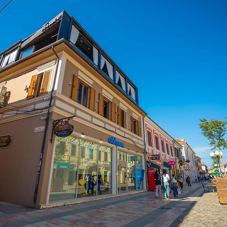 Terrace Hostel & Lounge Bar Shkoder Bagian luar foto