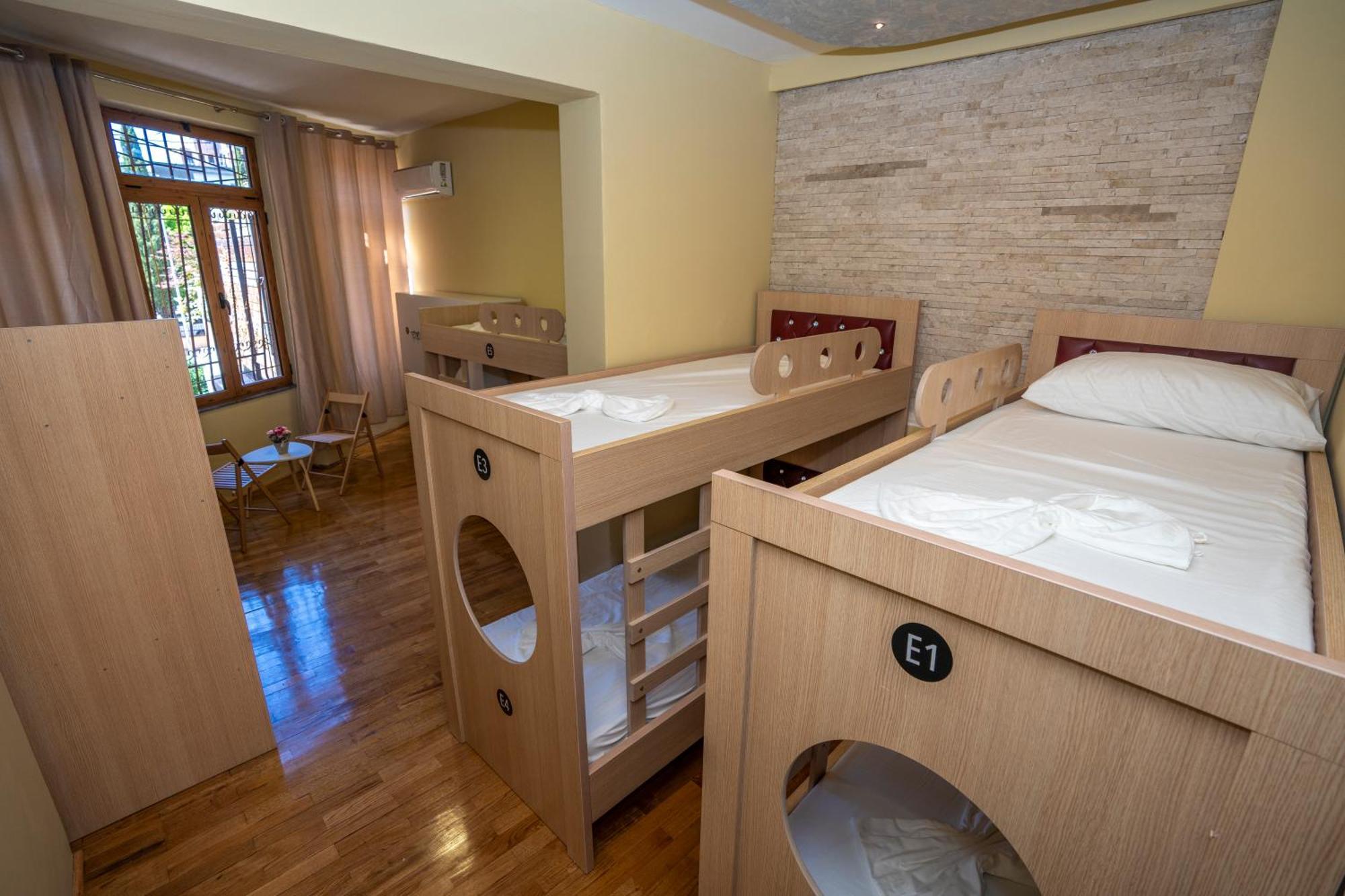 Terrace Hostel & Lounge Bar Shkoder Bagian luar foto