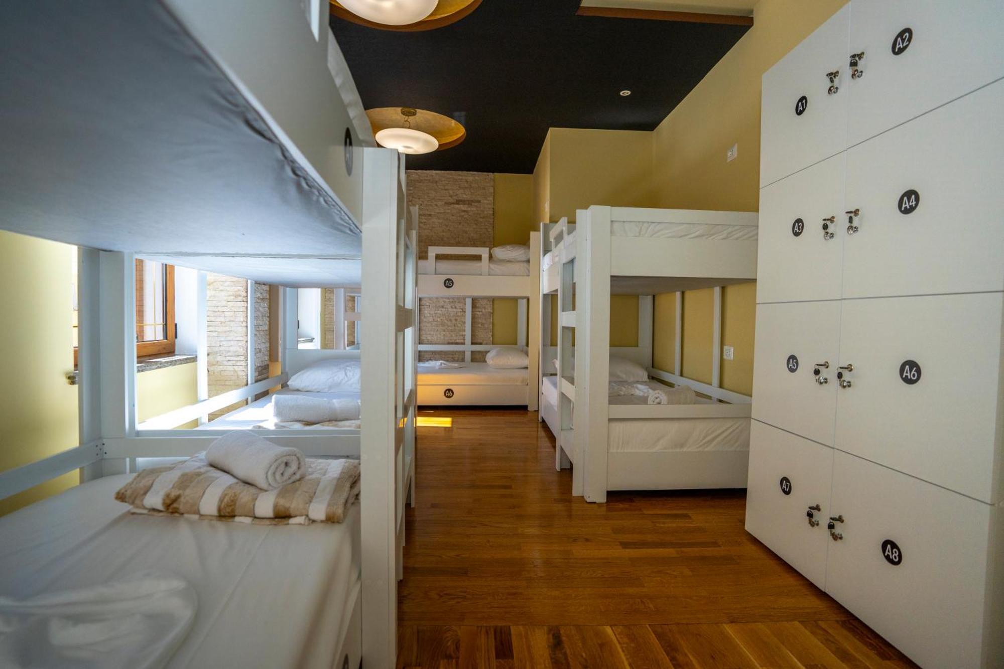 Terrace Hostel & Lounge Bar Shkoder Bagian luar foto