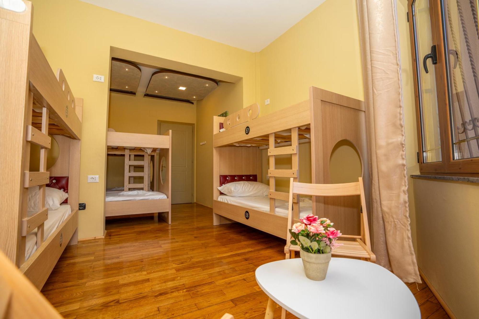Terrace Hostel & Lounge Bar Shkoder Bagian luar foto