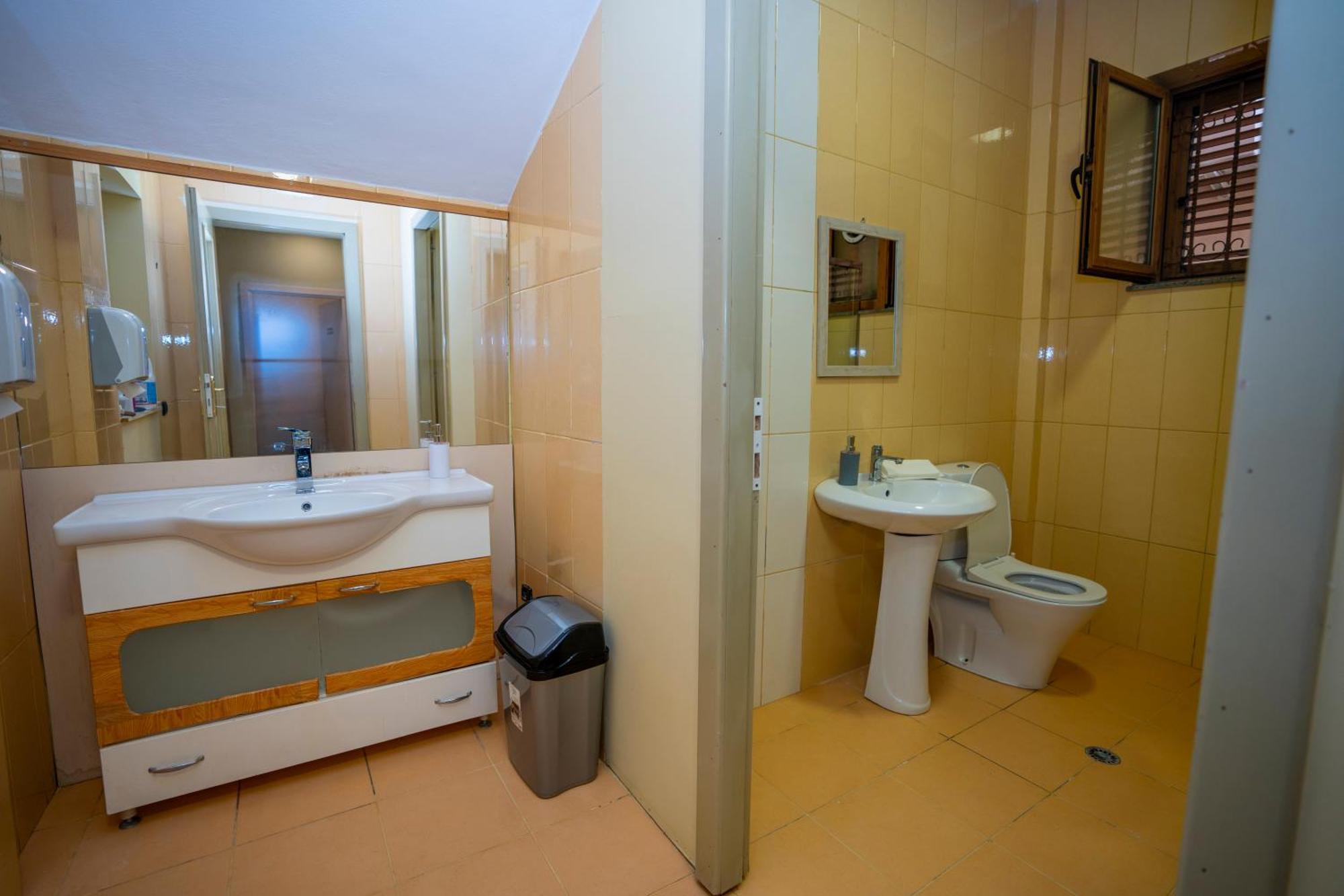 Terrace Hostel & Lounge Bar Shkoder Bagian luar foto