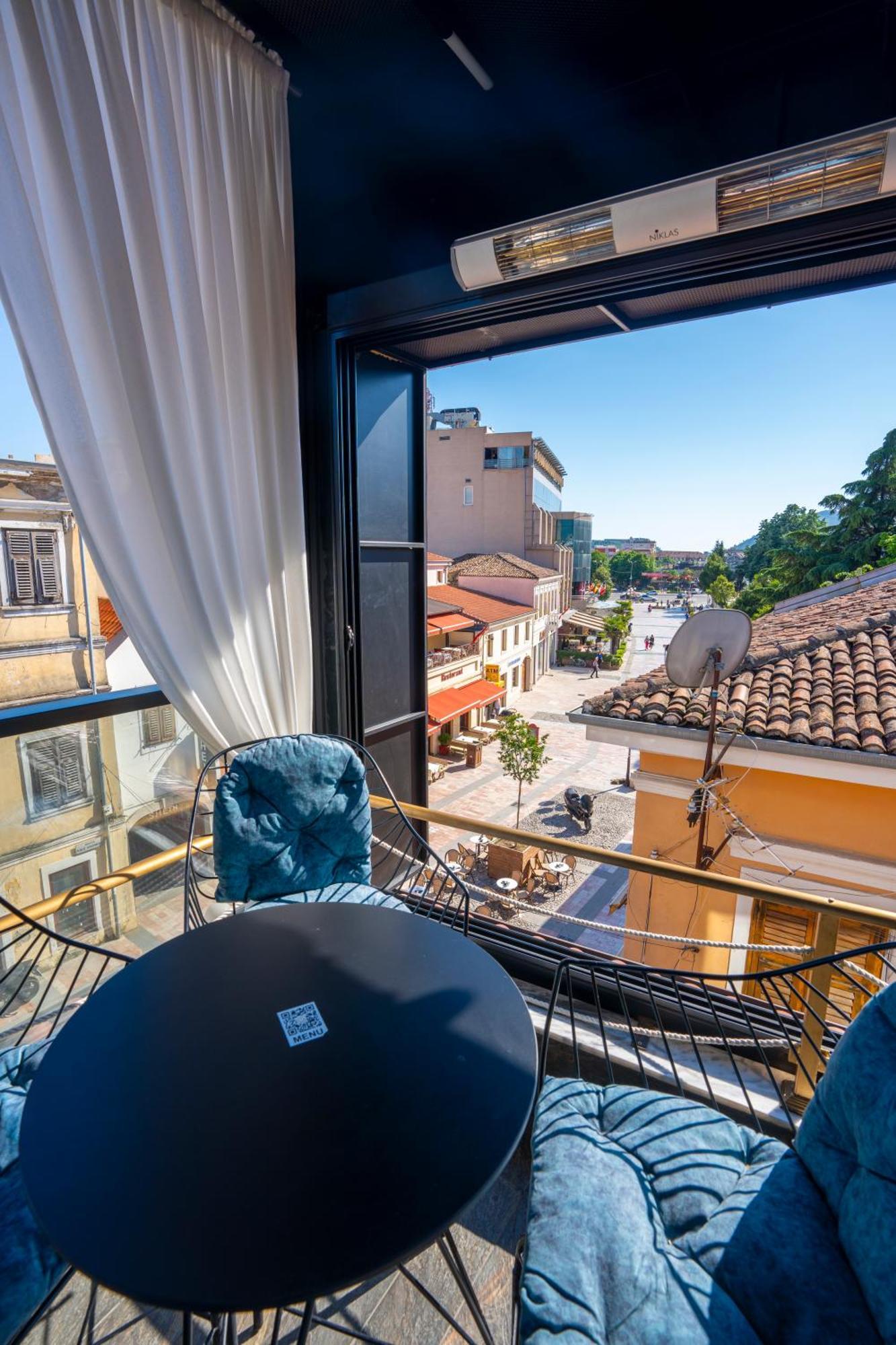 Terrace Hostel & Lounge Bar Shkoder Bagian luar foto